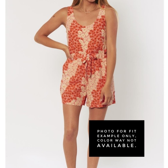 NWT Sisstrevolution Mimi Woven Romper size Sm - Picture 2 of 16